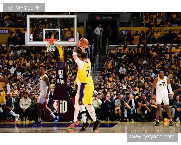 湖人对阵爵士常规赛精彩录像回放分析与赛后点评